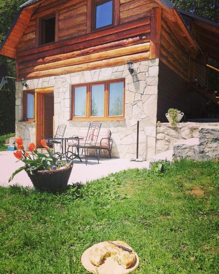 Brvnara Iskra Smrcevo Brdo Шале Жабляк